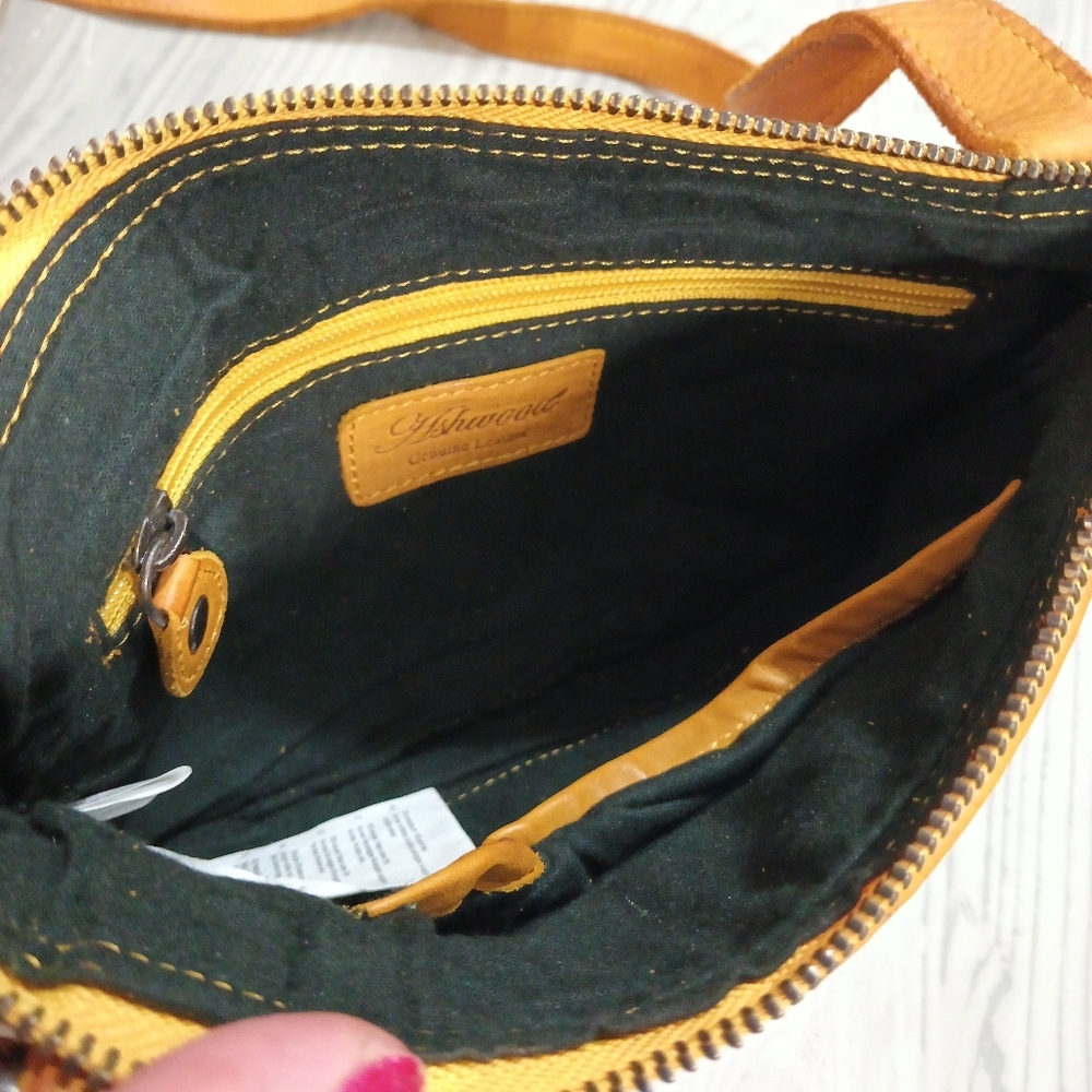 Yellow Woven Crossbody Bag - Picture 5 of 10